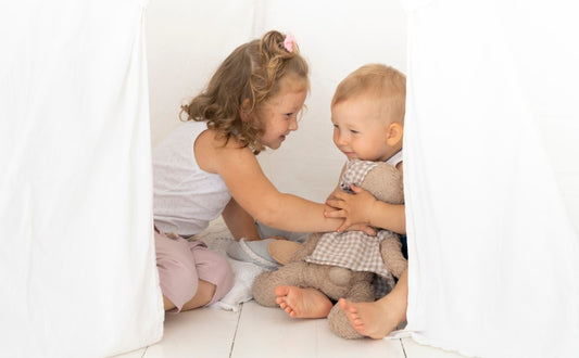 5 tips for managing older siblings with a new baby